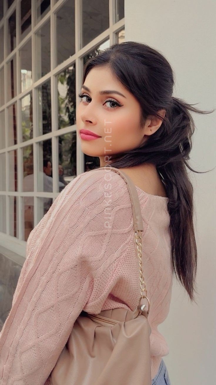 Portfolio portrait of Diya Chauhan